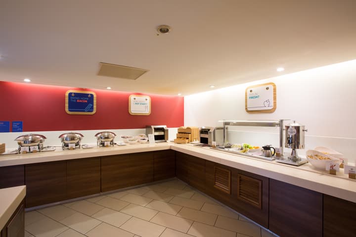 Holiday Inn Express Glasgow Airport by IHG