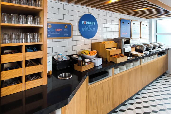 Holiday Inn Express Cardiff Bay by IHG
