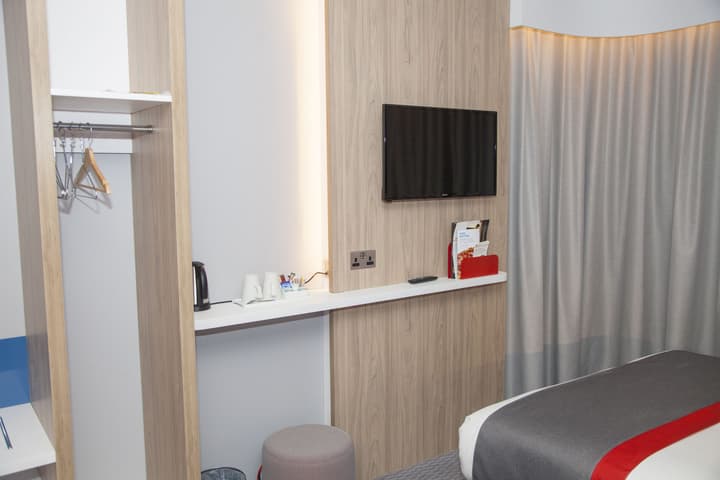 Holiday Inn Express Cardiff Bay by IHG