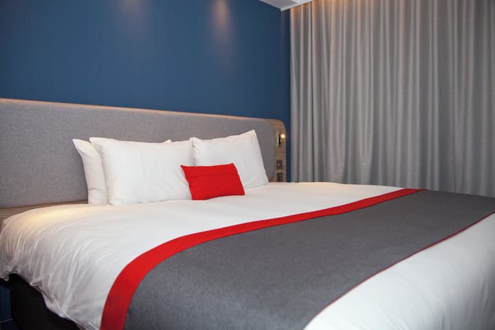 Holiday Inn Express Cardiff Bay by IHG