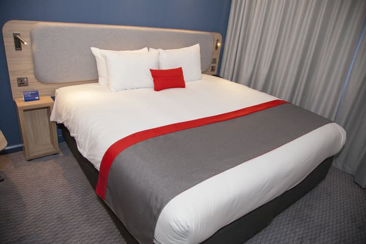 Holiday Inn Express Cardiff Bay by IHG