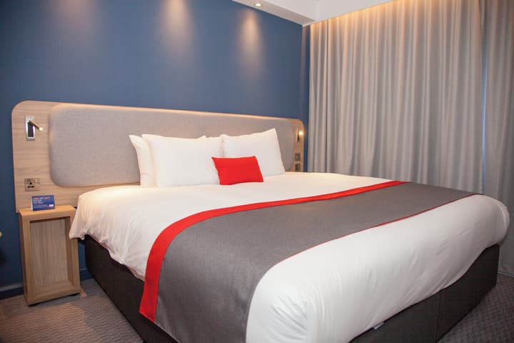 Holiday Inn Express Cardiff Bay by IHG
