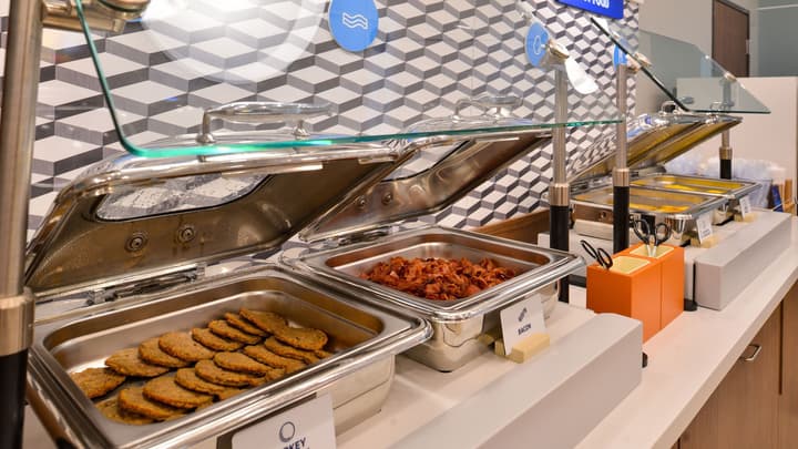 Holiday Inn Express Cardiff Bay by IHG