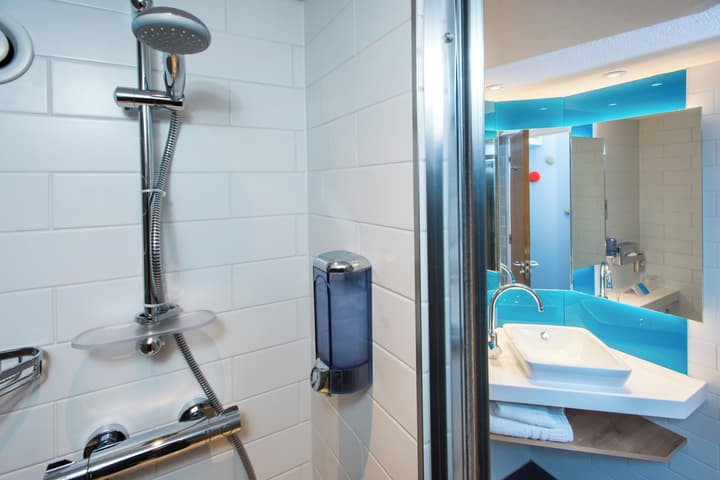 Holiday Inn Express Cardiff Bay by IHG