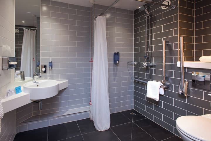 Holiday Inn Express Cardiff Bay by IHG