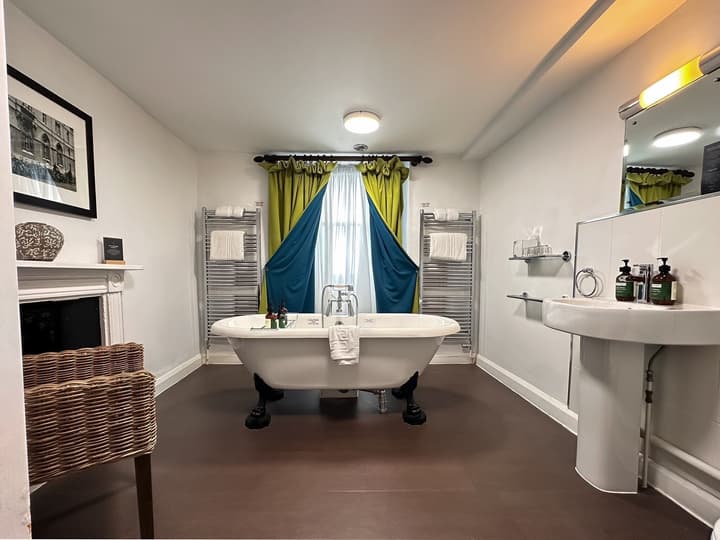 voco Oxford Spires by IHG