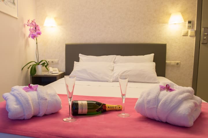 Astron Hotel