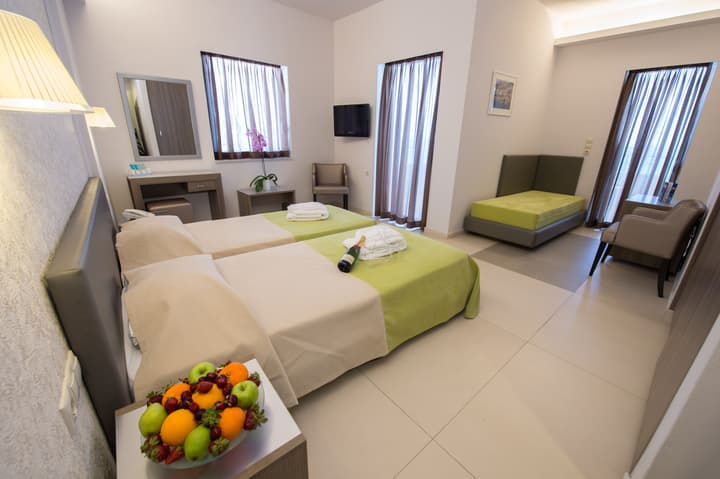 Astron Hotel