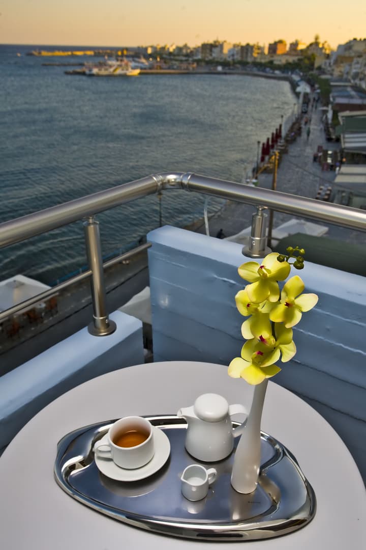 Astron Hotel