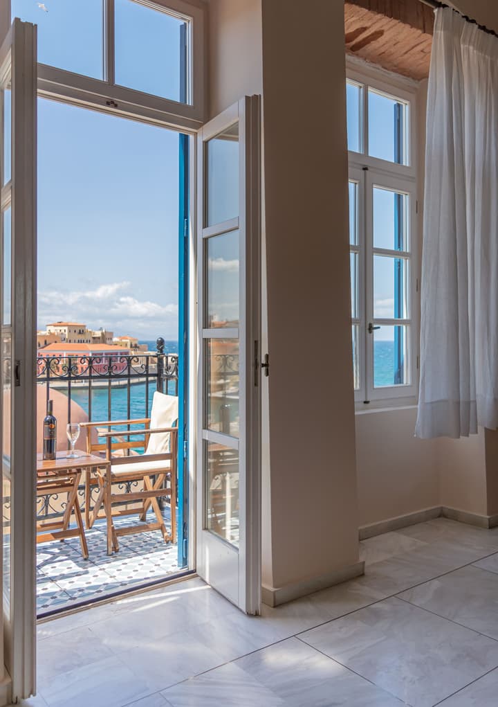 Pandora Suites