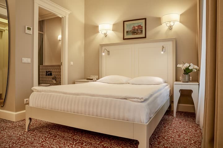 Ratonda Centrum Hotels