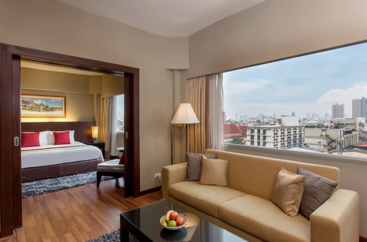 Ramada Plaza by Wyndham Bangkok Menam Riverside