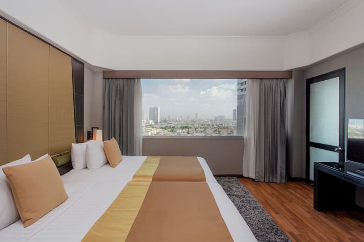 Ramada Plaza by Wyndham Bangkok Menam Riverside