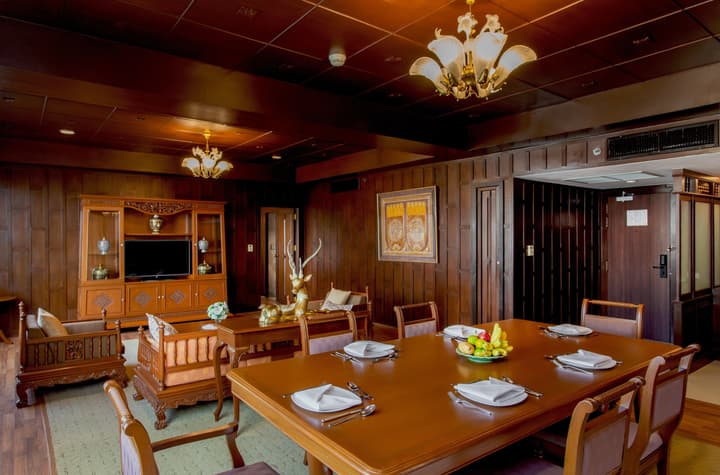 Ramada Plaza by Wyndham Bangkok Menam Riverside