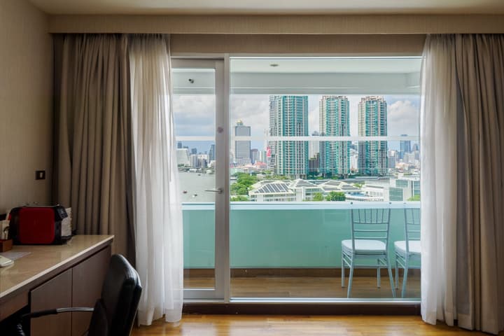 Ramada Plaza by Wyndham Bangkok Menam Riverside