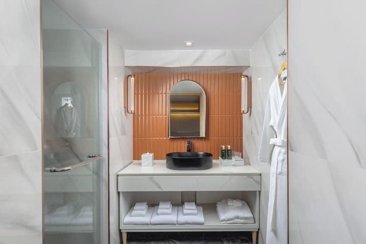 Pipa Bangkok Sukhumvit 11 by Kingston Hotels
