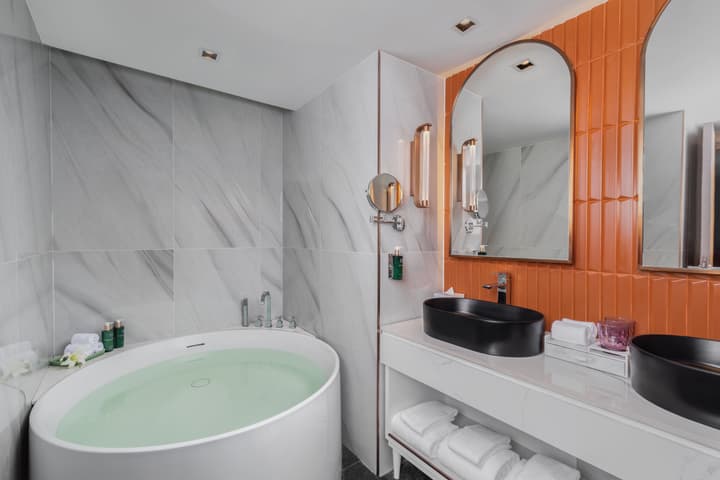 Pipa Bangkok Sukhumvit 11 by Kingston Hotels