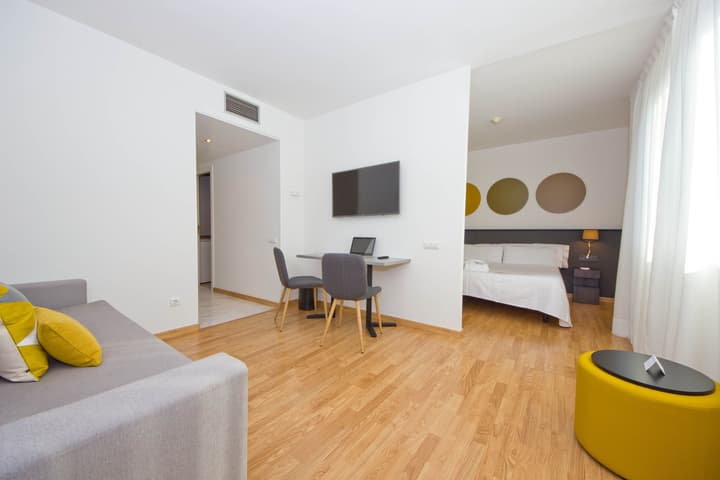Aparthotel Atenea Valles