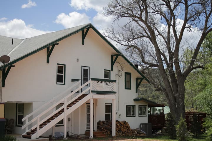 Historic Smith Hotel B&B