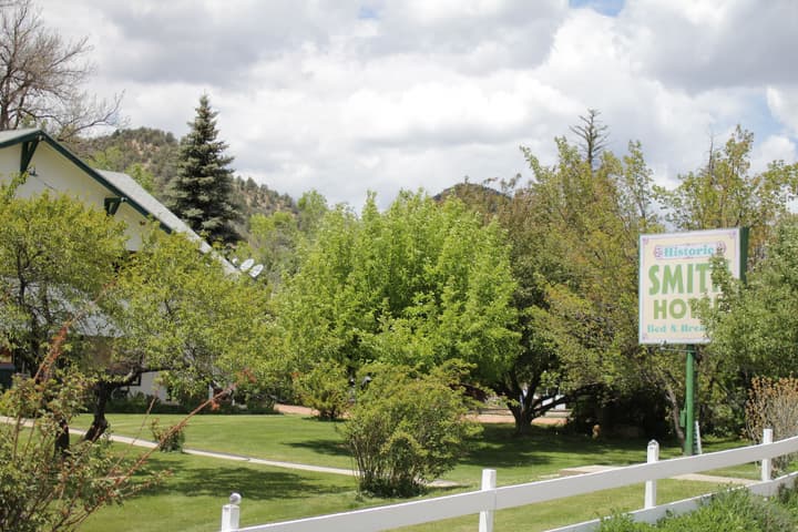 Historic Smith Hotel B&B