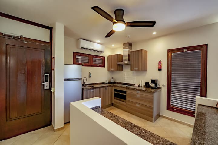 LionsDive Beach Resort