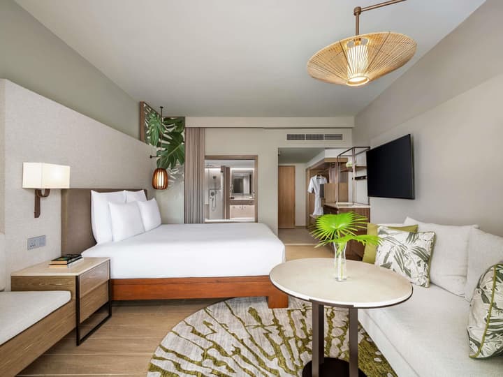 Pullman Phuket Karon Beach Resort