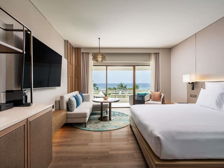 Pullman Phuket Karon Beach Resort