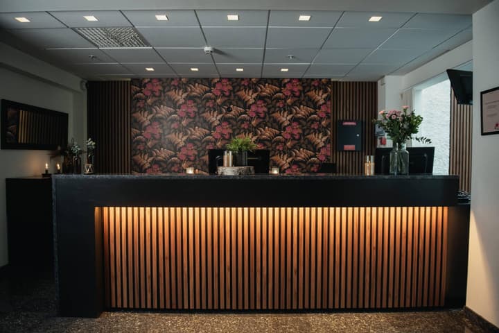 Home Hotel Plaza