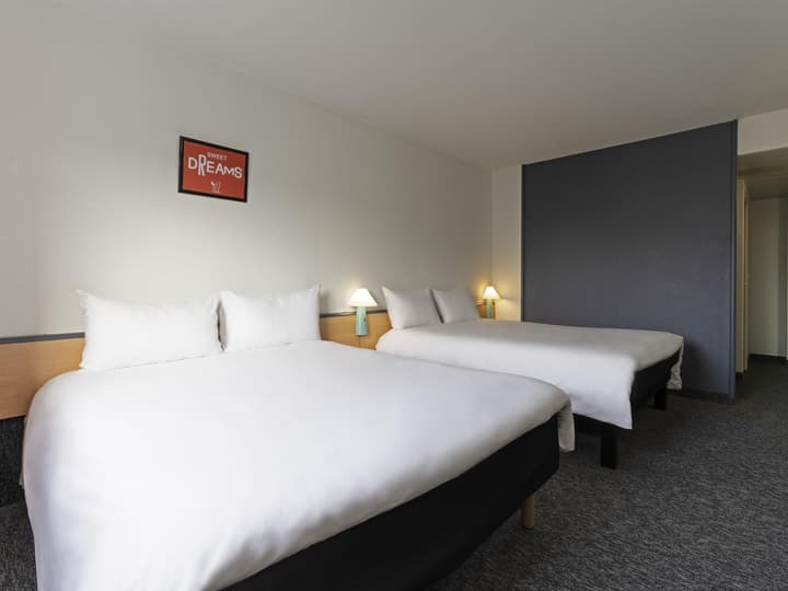 ibis Paris Pantin Eglise