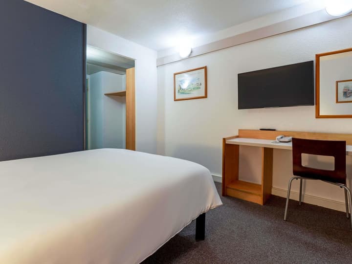 ibis Paris Pantin Eglise