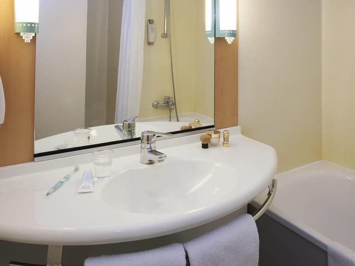 ibis Paris Pantin Eglise