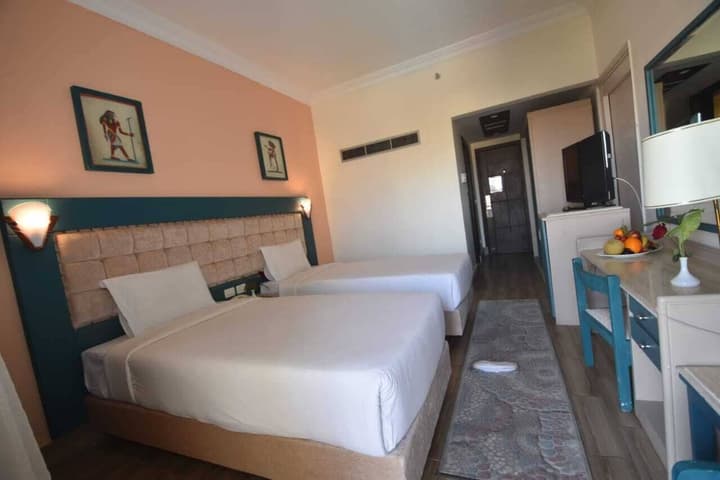 Aracan Eatabe Luxor Hotel