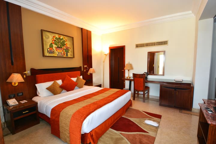 Aracan Eatabe Luxor Hotel
