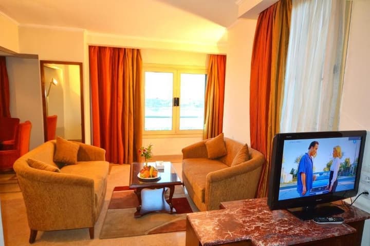 Aracan Eatabe Luxor Hotel
