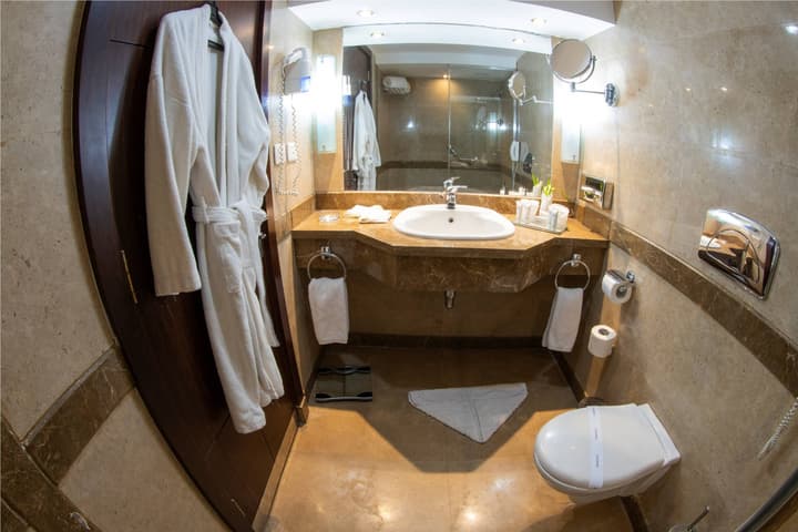 Aracan Eatabe Luxor Hotel