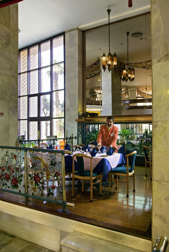 Aracan Eatabe Luxor Hotel