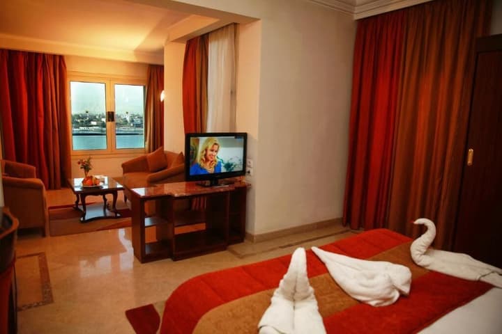Aracan Eatabe Luxor Hotel