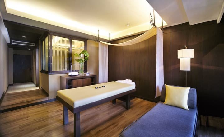 Twin Towers Hotel