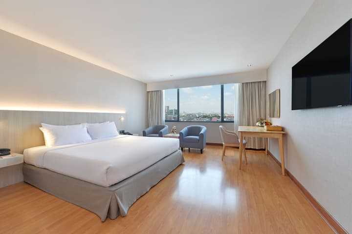 Twin Towers Hotel