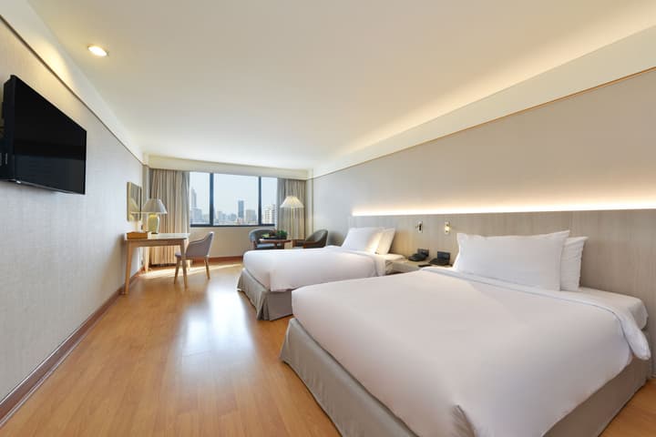 Twin Towers Hotel