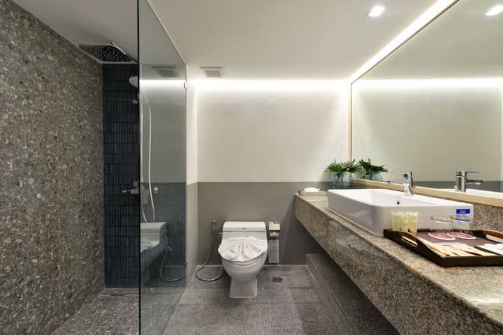 Twin Towers Hotel