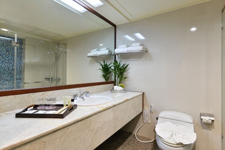 Twin Towers Hotel