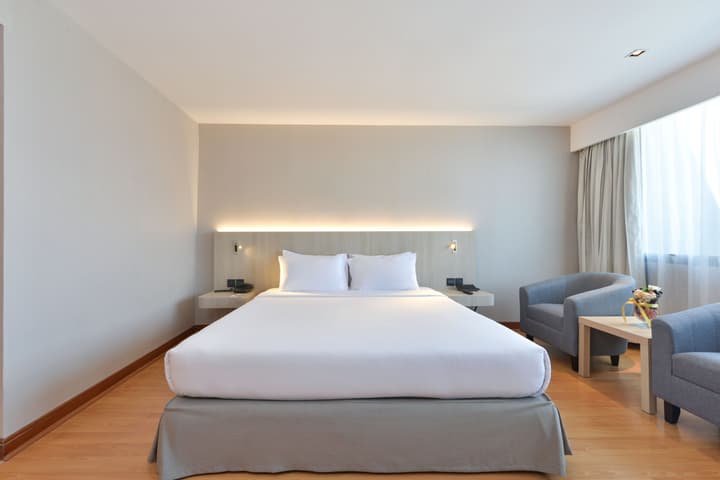 Twin Towers Hotel