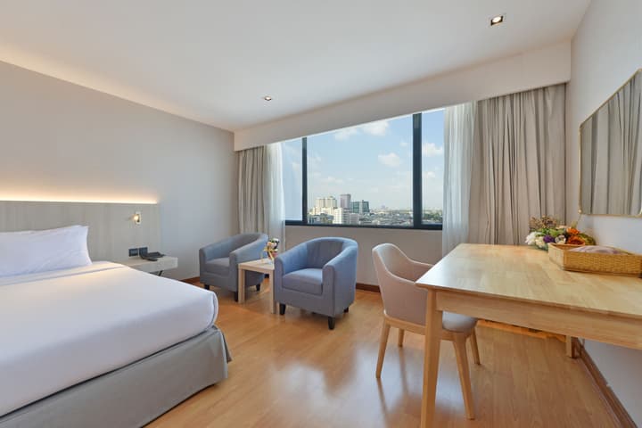 Twin Towers Hotel