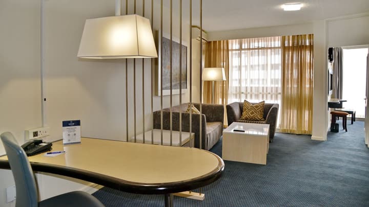 The Parktonian All Suite Hotel