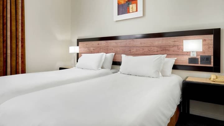 The Parktonian All Suite Hotel