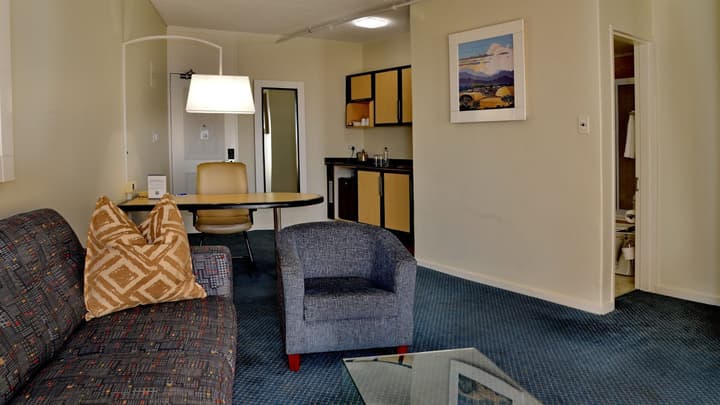 The Parktonian All Suite Hotel