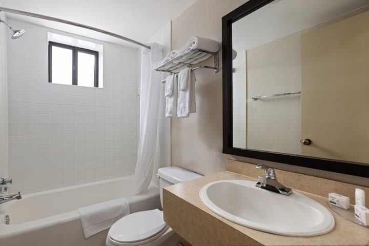 Travelodge by Wyndham Thunder Bay