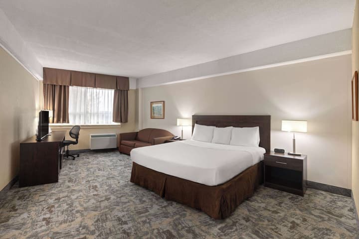 Travelodge by Wyndham Thunder Bay