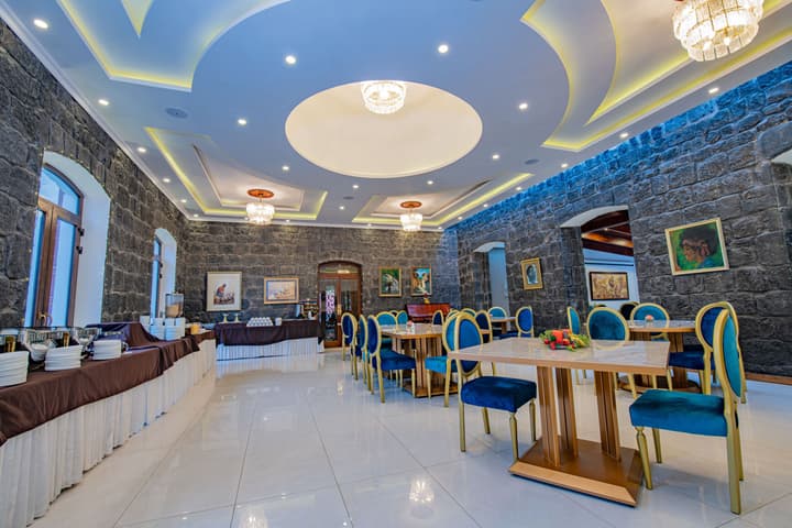 Sangay Spa Hotel